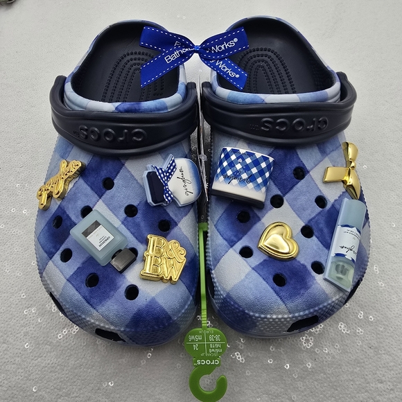 Crocs x Bath and Body Works Limited Edition Crocs Women's Sz 8 Gingham Jibbitzs - Picture 9 of 10